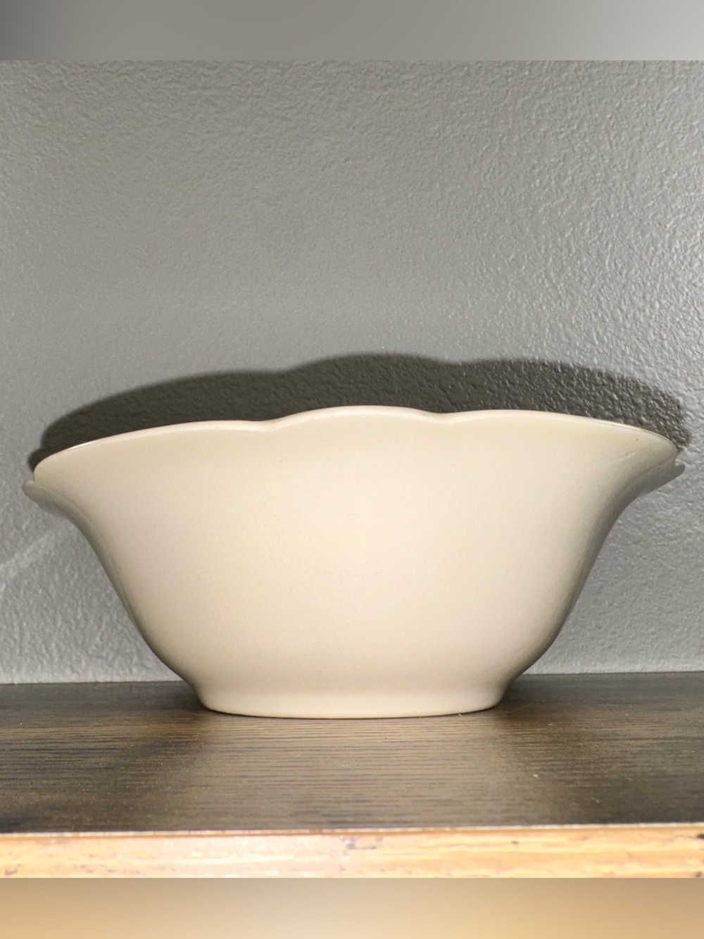 Vintage Homer Laughlin Cream Gold Scalloped Serving Bowl USA C43N6 - Picture 4 of 10